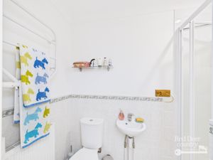 Ensuite- click for photo gallery